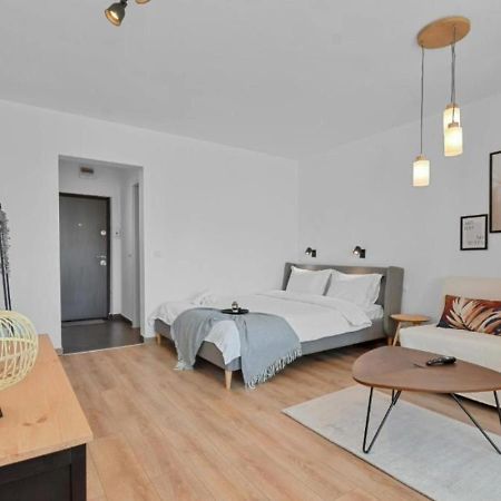 Serene Retreat - Beautifully Designed Studio บูคาเรสต์ ภายนอก รูปภาพ